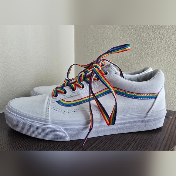 Vans Old Skool Pride Sneakers Men's 7, Women's 8.5 NWOT Rainbow Shoes Kicks - Picture 6 of 11